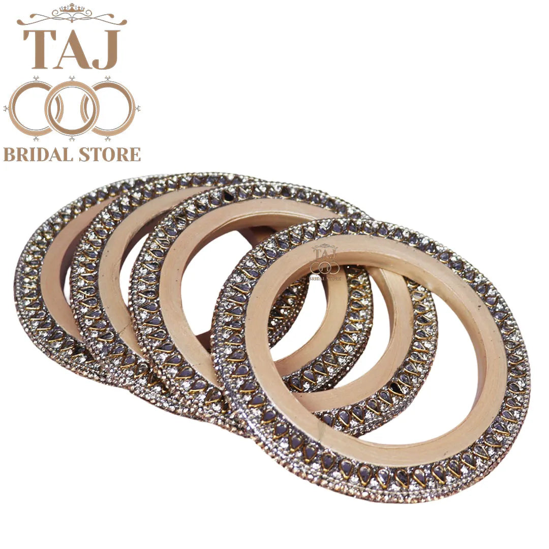 Lac Bangadi in Silver White Colour With Tilak Kundan Design (Set Of 4)