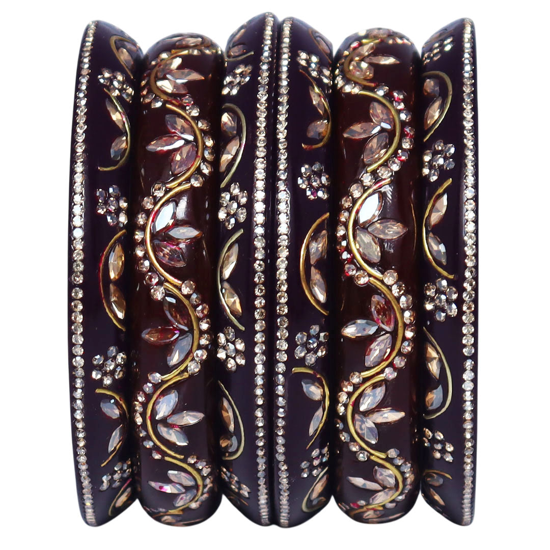 Fashionable Short Lac Bangles Set With Beautiful Kundan Design