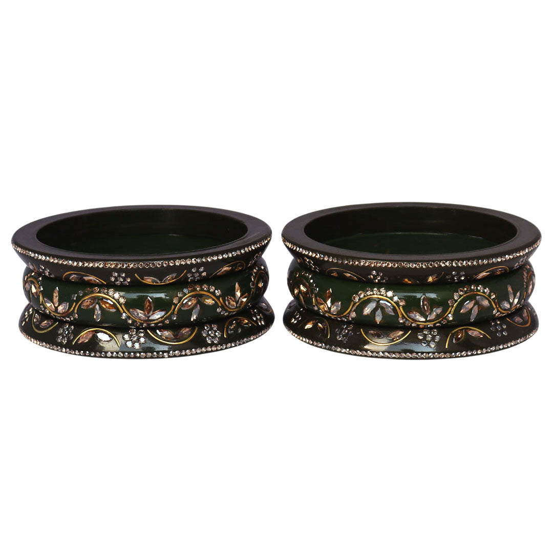 Fashionable Short Lac Bangles Set With Beautiful Kundan Design