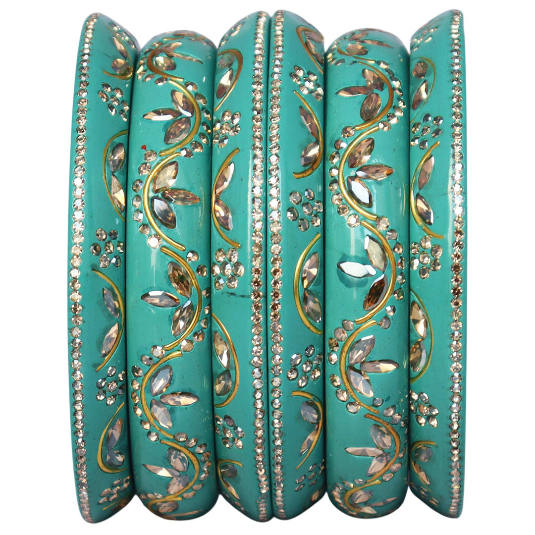 Fashionable Short Lac Bangles Set With Beautiful Kundan Design