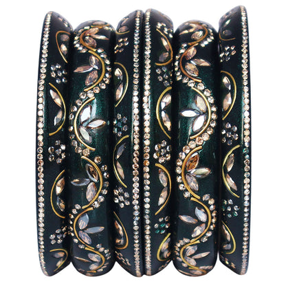 Fashionable Short Lac Bangles Set With Beautiful Kundan Design
