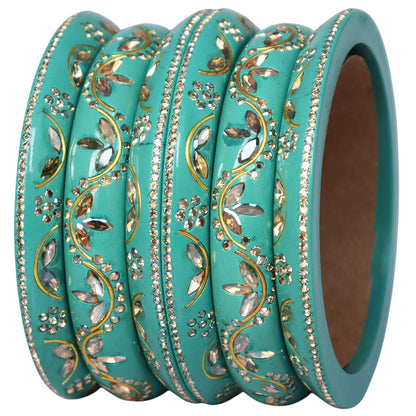 Fashionable Short Lac Bangles Set With Beautiful Kundan Design