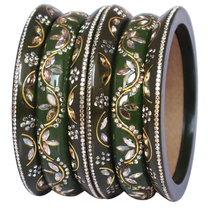 Fashionable Short Lac Bangles Set With Beautiful Kundan Design