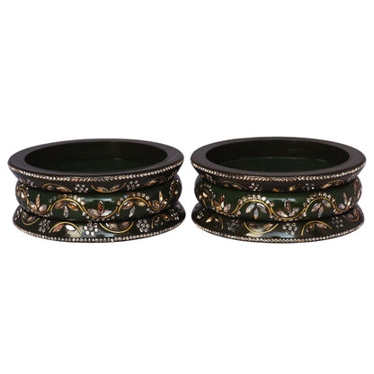 Fashionable Short Lac Bangles Set With Beautiful Kundan Design