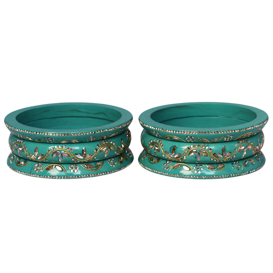 Fashionable Short Lac Bangles Set With Beautiful Kundan Design