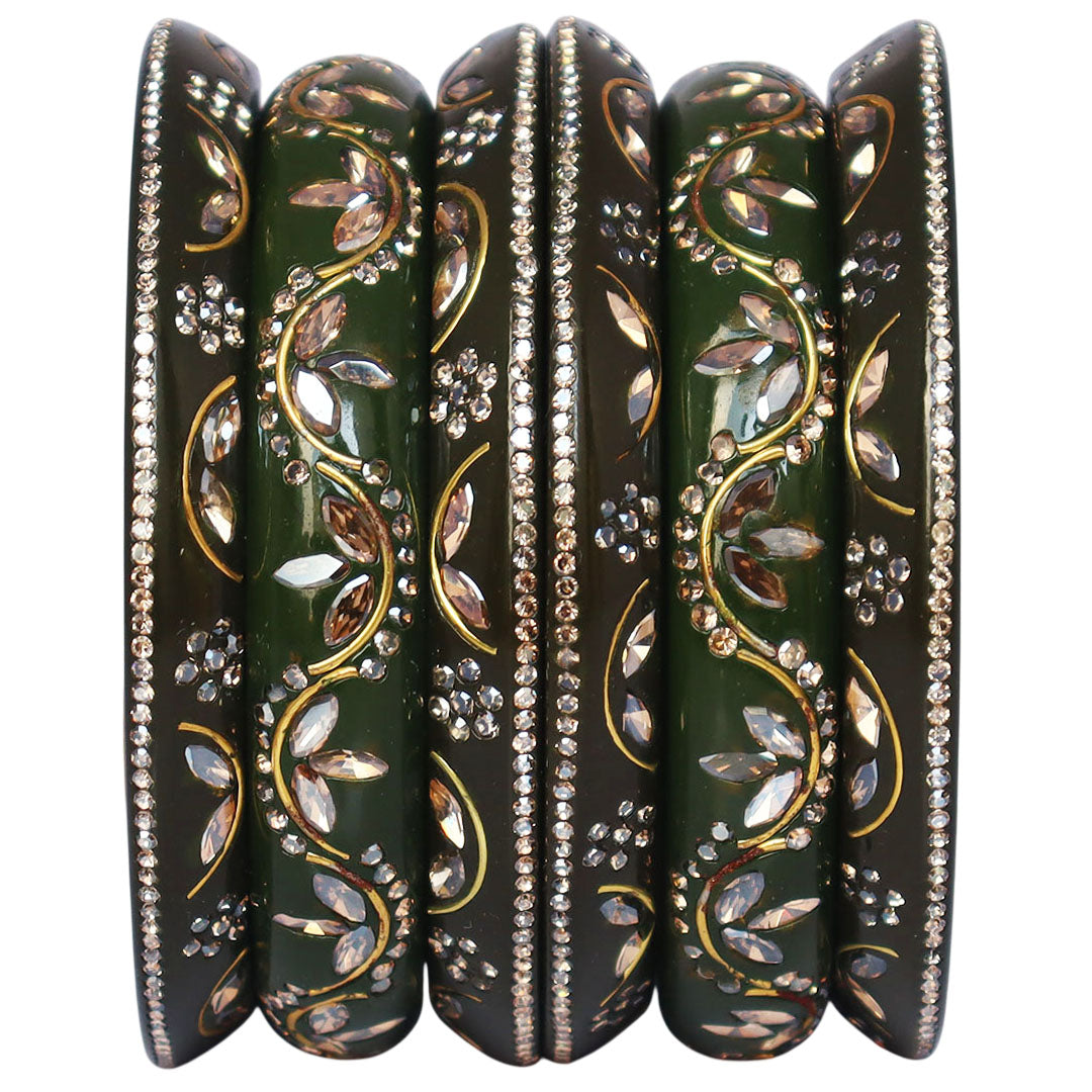 Fashionable Short Lac Bangles Set With Beautiful Kundan Design