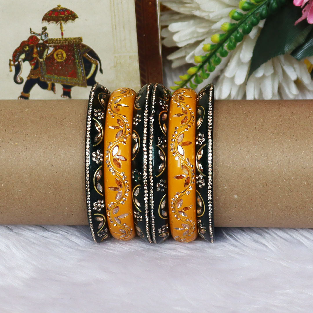 Fashionable Short Lac Bangles Set With Beautiful Kundan Design