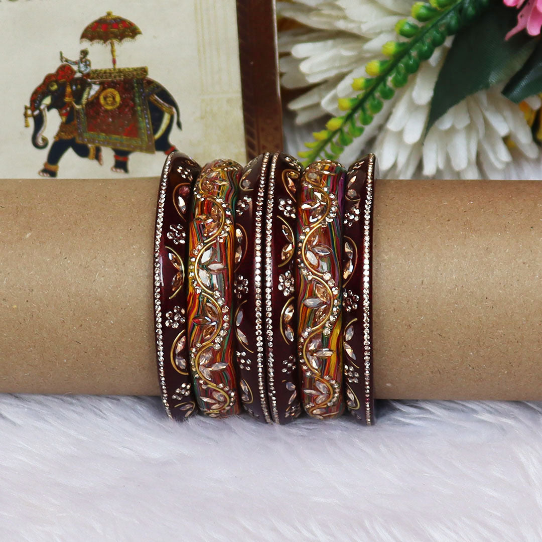 Fashionable Short Lac Bangles Set With Beautiful Kundan Design