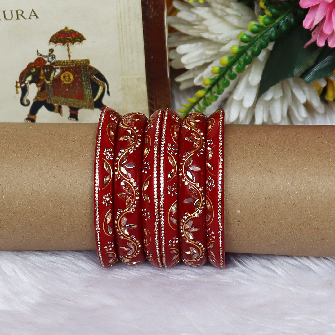 Fashionable Short Lac Bangles Set With Beautiful Kundan Design