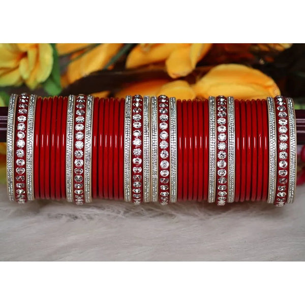 Sophisticated Lac Chuda with Intricate Wedding Detailing